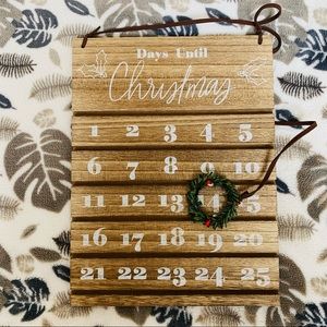 Days Until Christmas Hanging Wooden Calendar w/ Sliding Wreath New (NWT)